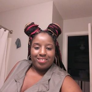 Meet your Posher, Lyndracia